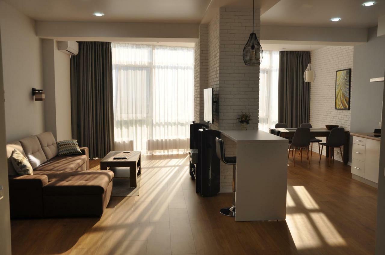 Sky Apartment Odesa Exterior photo